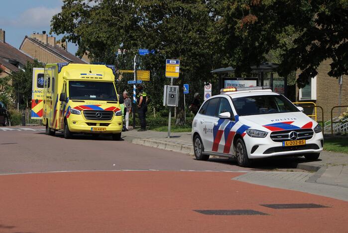 Man botst met scootmobiel op paal bij bushalte