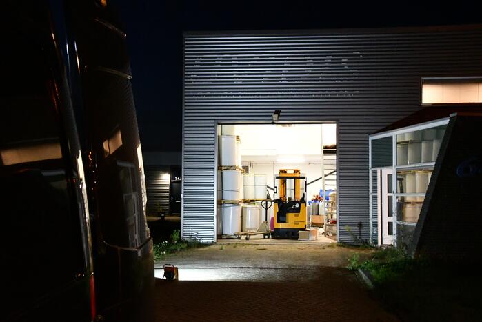 Politie doet onderzoek in bedrijfspand na vondst drugspand