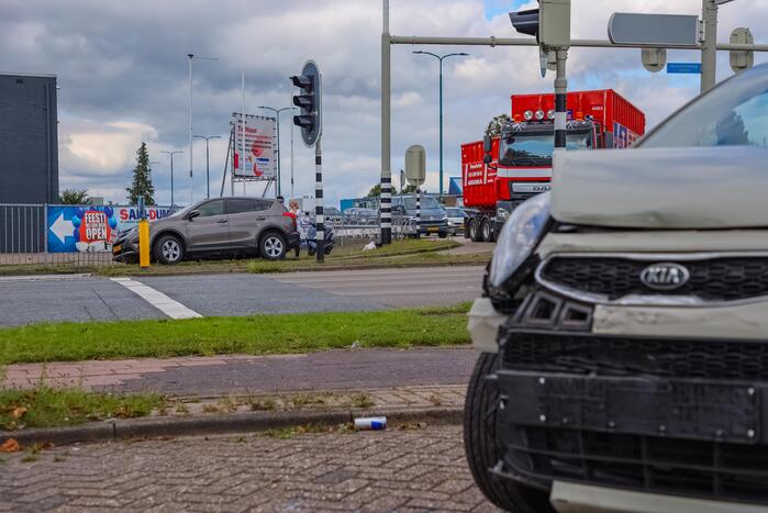 Flinke schade bij botsing op industrieterrein de Isselt