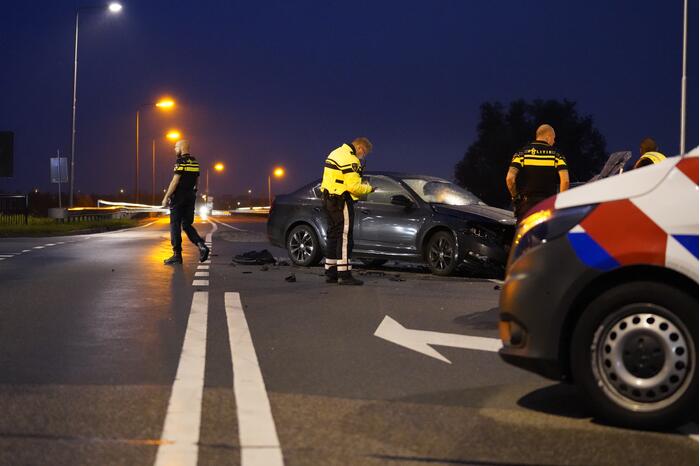 Veel schade bij ongeval tussen twee auto's