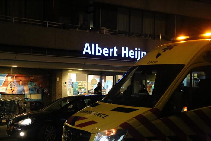 Man steekt persoon neer in Albert Heijn