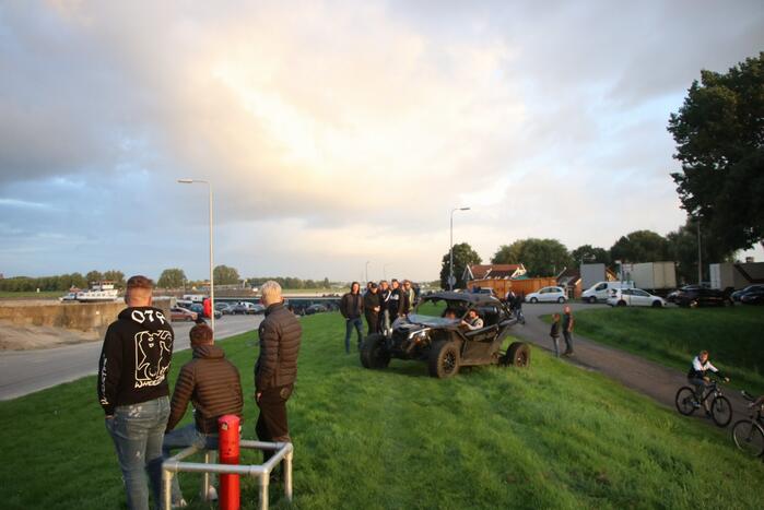 Grote politie-inzet wegens illegale scootermeeting
