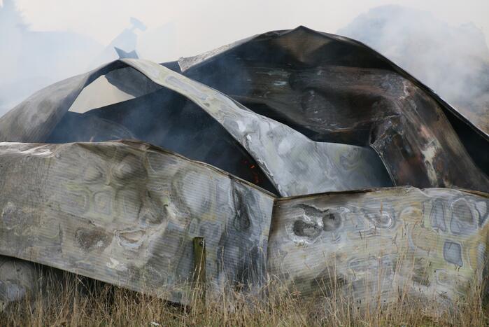 Bedrijfspand gaat in vlammen op
