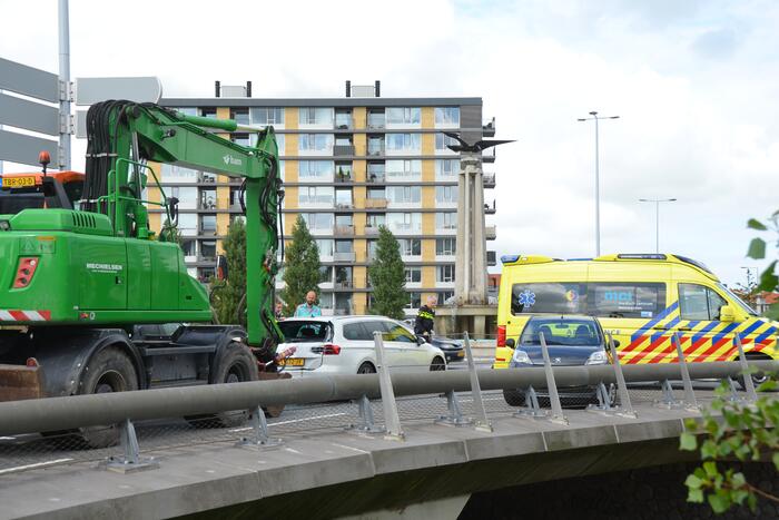 Veel schade door kop-staart botsing met graafmachine