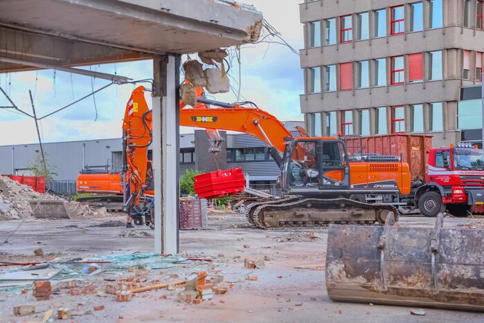 Panden Kwantum en Roobol gesloopt voor herontwikkeling winkelcomplex