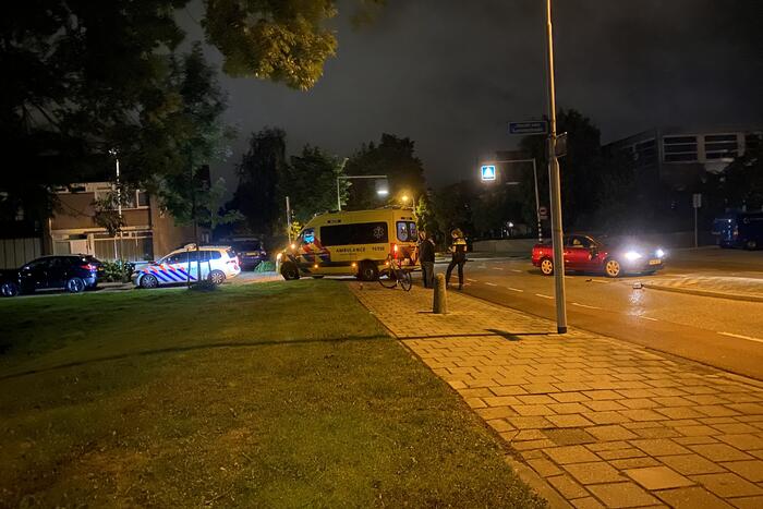 Dronken persoon botst tegen personenauto