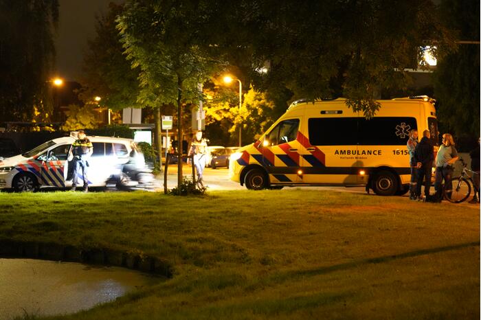 Dronken persoon botst tegen personenauto