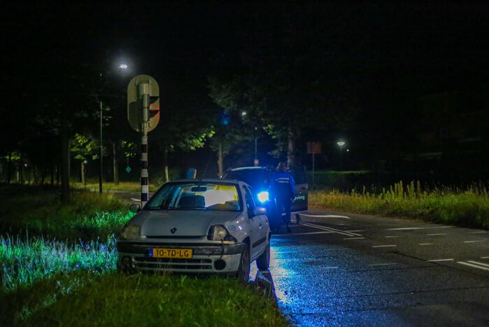 Personenauto afgesleept door bergingsbedrijf na ongeval