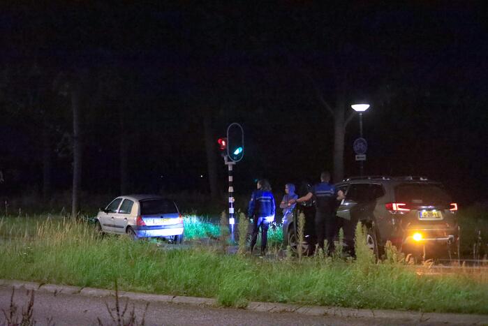 Personenauto afgesleept door bergingsbedrijf na ongeval