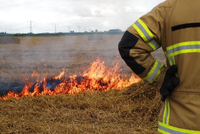 Hooi balenpers vliegt in brand