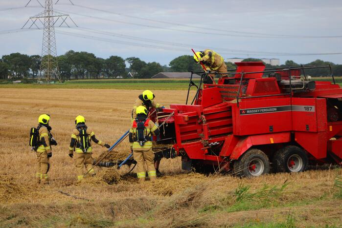 Hooi balenpers vliegt in brand