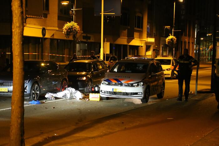 Scooterrijder en passagier gewond door ongeval met politieauto