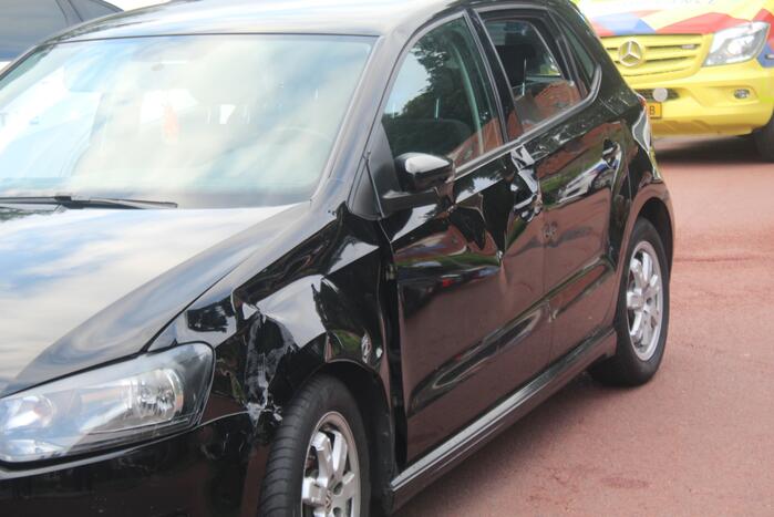 Snorfietser gewond na ongeval met personenauto