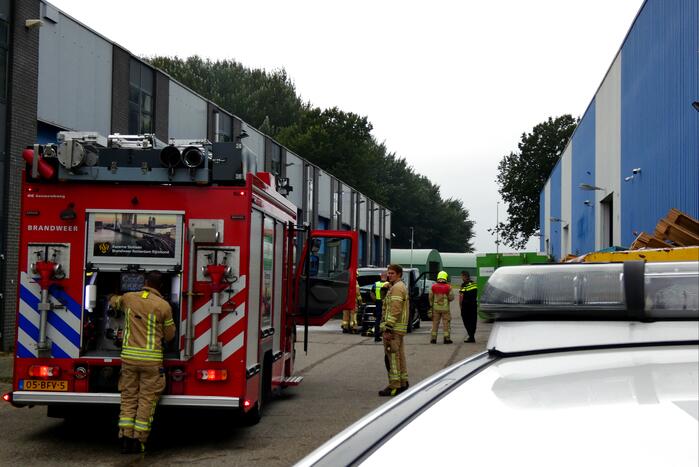 Brand in motorcompartiment van bestelbus