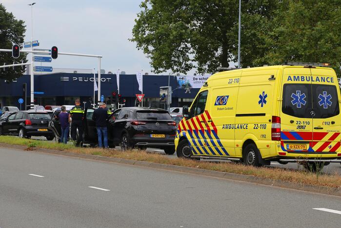 Kop-staart botsing voor stoplicht