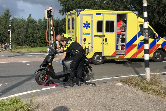 Meerdere gewonden bij ongeval met scooters en bestelbus