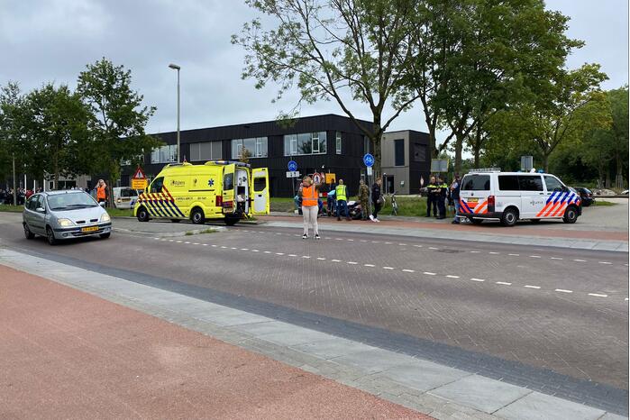 Scooterrijder gewond bij aanrijding op fietspad