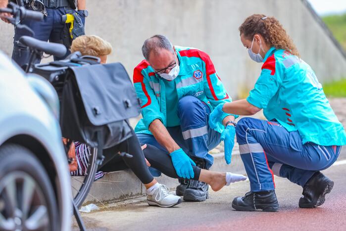 Scooterrijder slaat op de vlucht na aanrijding