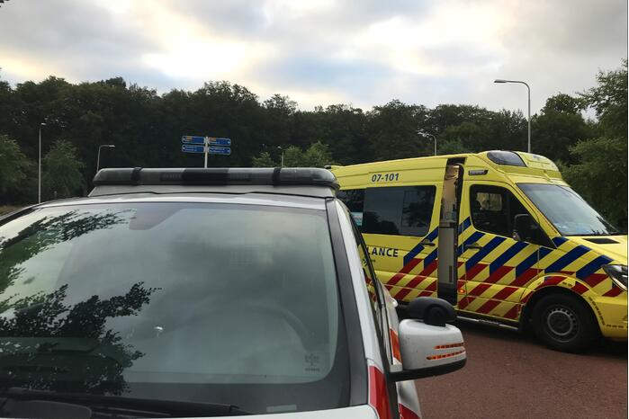 Fietser gaat onderuit een raakt gewond