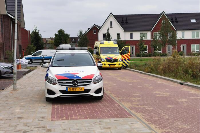Fietser en auto botsen in Reehorst