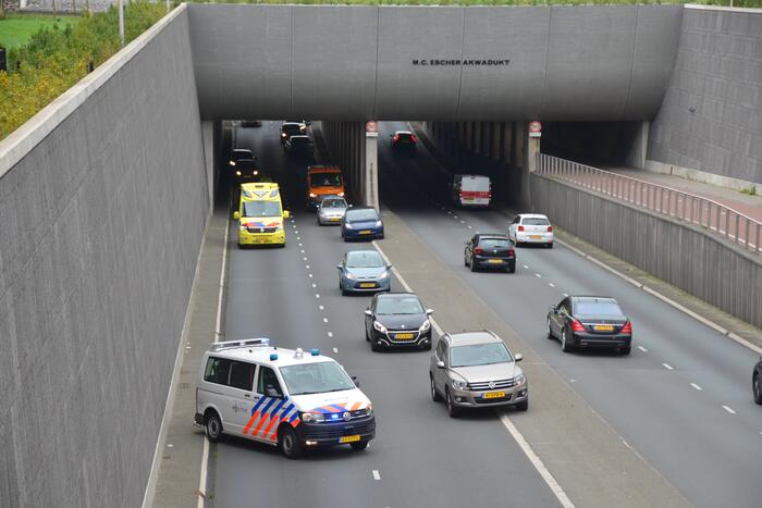 Flinke schade bij botsing M C Escher Akwaduct