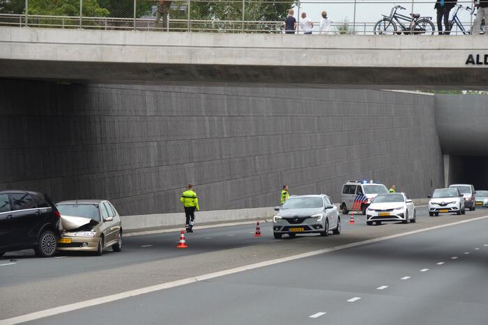 Flinke schade bij botsing M C Escher Akwaduct