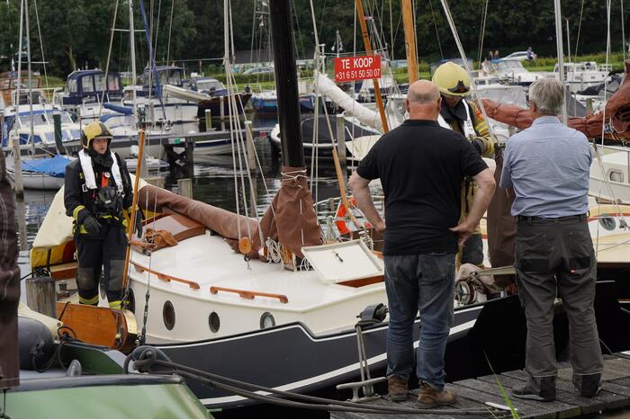 Brand op zeilboot snel onder controle