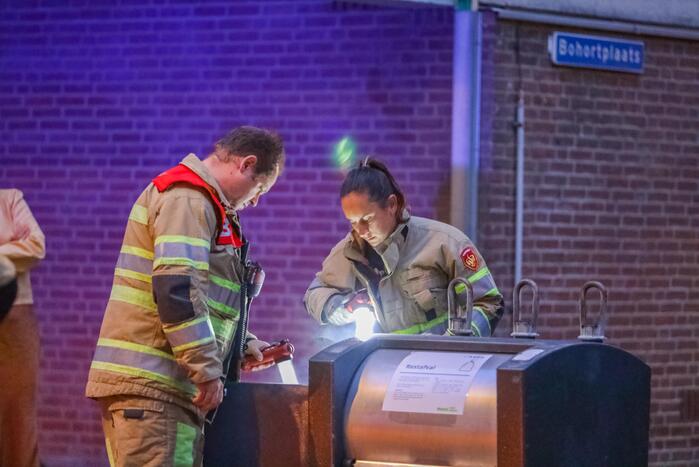 Brand in ondergrondse vuil container