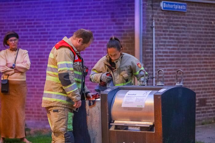 Brand in ondergrondse vuil container