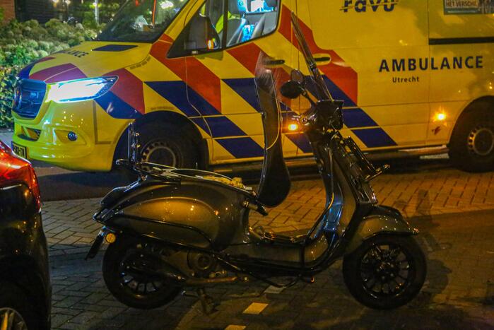 Scooterrijdster en passagier gewond door ongeval