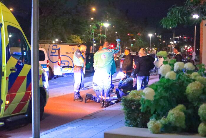 Scooterrijdster en passagier gewond door ongeval