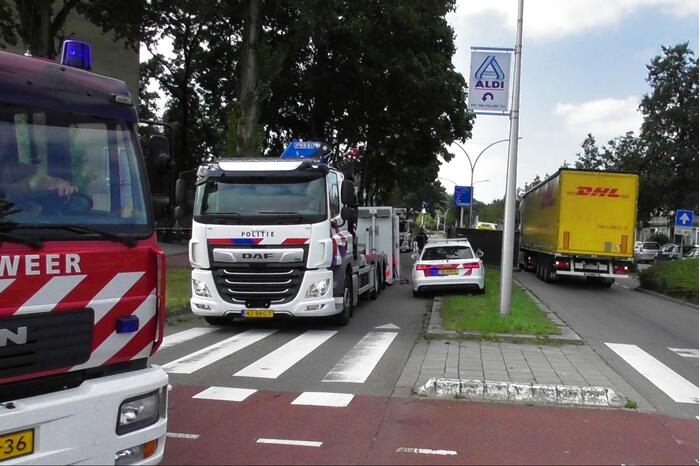 Fietser ernstig gewond bij ongeluk met vrachtauto