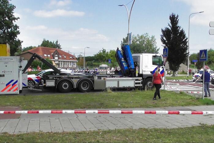 Fietser ernstig gewond bij ongeluk met vrachtauto