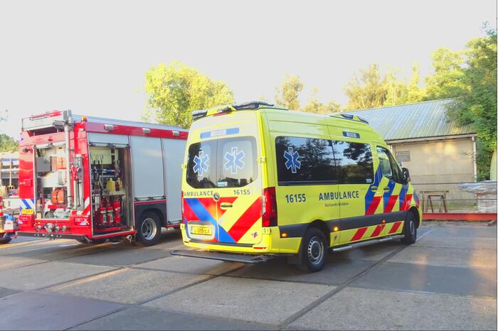 Man loopt brandwonden op aan boord