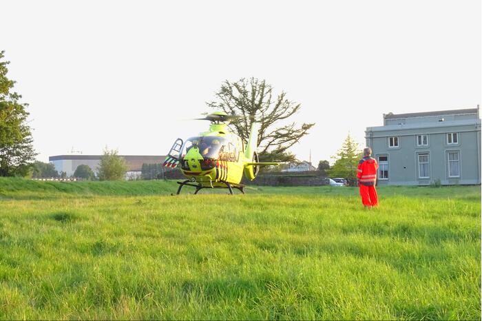 Man loopt brandwonden op aan boord