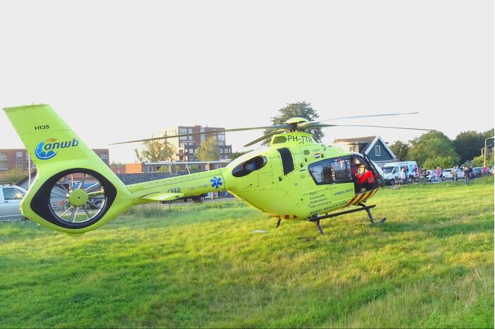 Man loopt brandwonden op aan boord