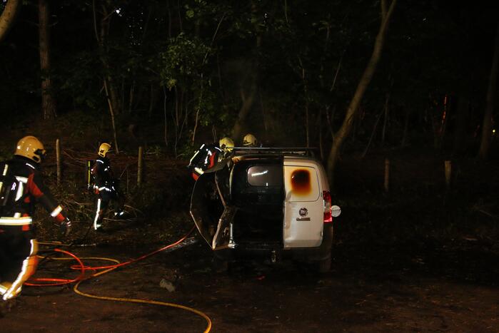 Voertuig verwoest door brandstichting