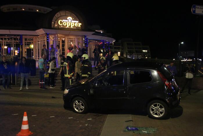 #Noordwijk Auto op z'n kant door ongeval Rudolf Tappenbeckweg Noordwijk.