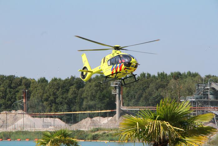 Grote zoekactie naar persoon in water Dagstrand Het Blauwe Meertje