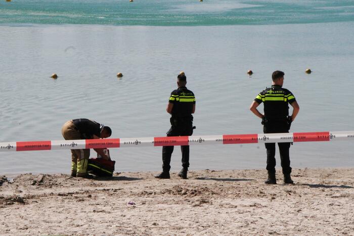 Grote zoekactie naar persoon in water Dagstrand Het Blauwe Meertje