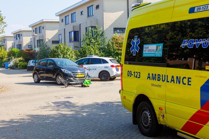 Fietsster gewond bij aanrijding met auto