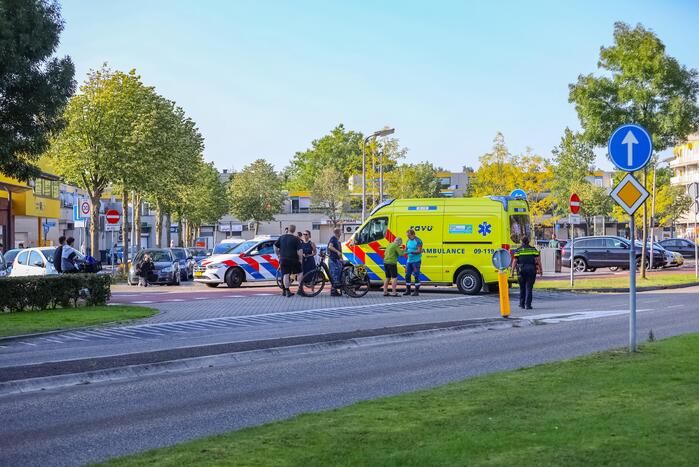 Fietsster gewond bij botsing met auto
