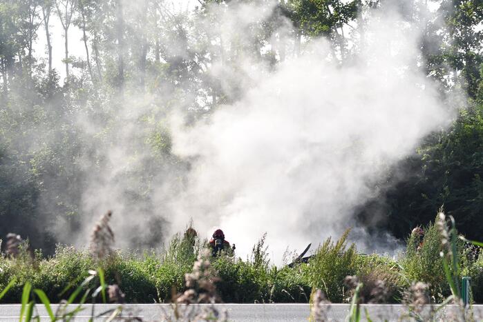 Enorme rookwolken bij brand op snelweg