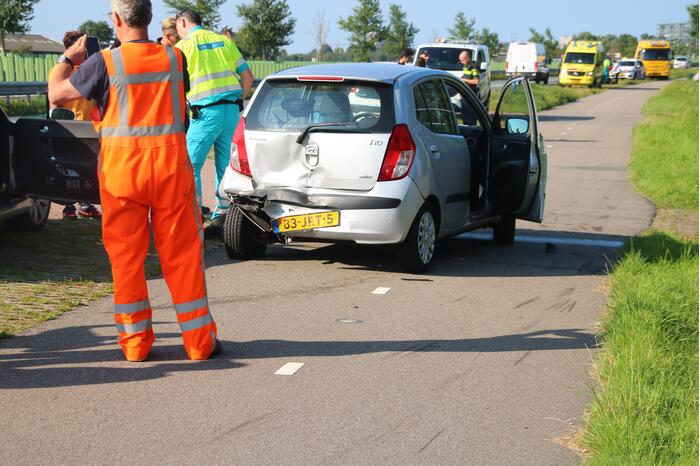 Persoon gewond bij kop-staartbotsing