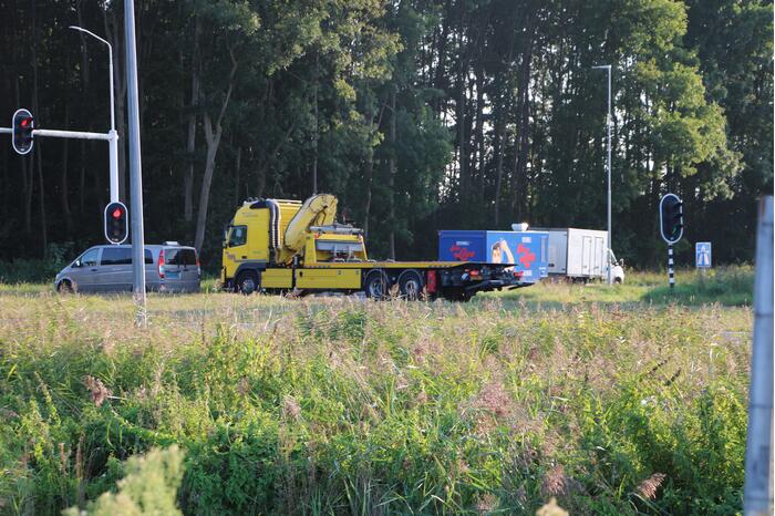 Meerdere voertuigen betrokken bij kop-staart botsing