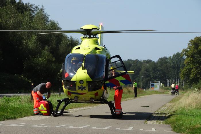 Motorrijder zwaargewond na val