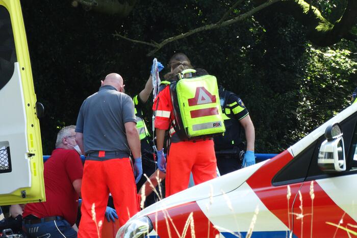 Motorrijder zwaargewond na val