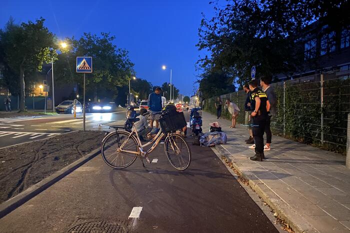 Vrouw gewond bij scooterongeval