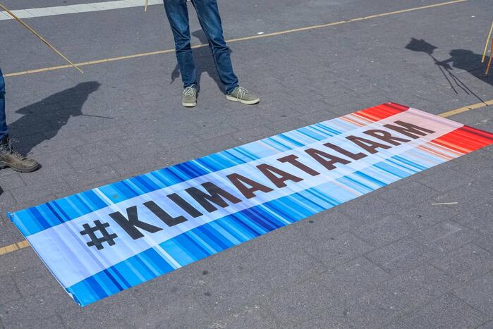 Demonstranten Extinction Rebellion voeren actie tegen klimaat