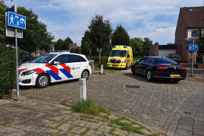 #Ede Arrestatieteam doet inval in flatwoning Rembrandtlaan Ede.